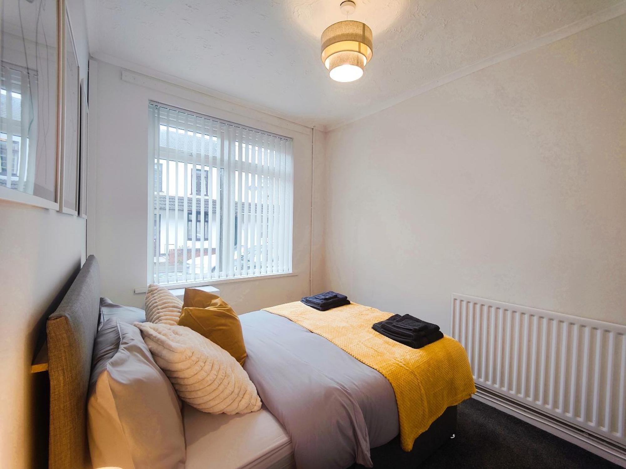 Holiday home Large 3 Bed House Families And Contractors Wolverhampton
