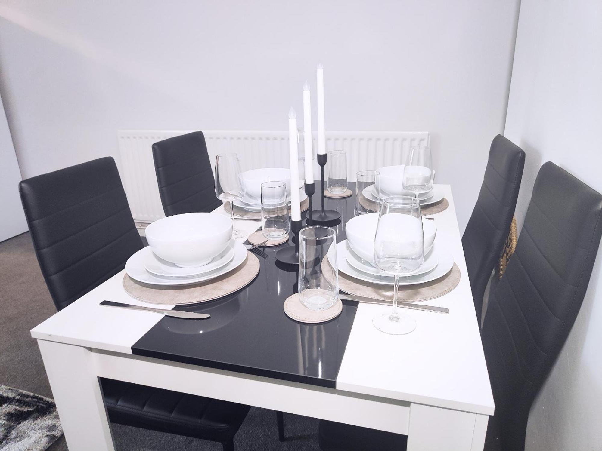 Large 3 Bed House Families And Contractors *