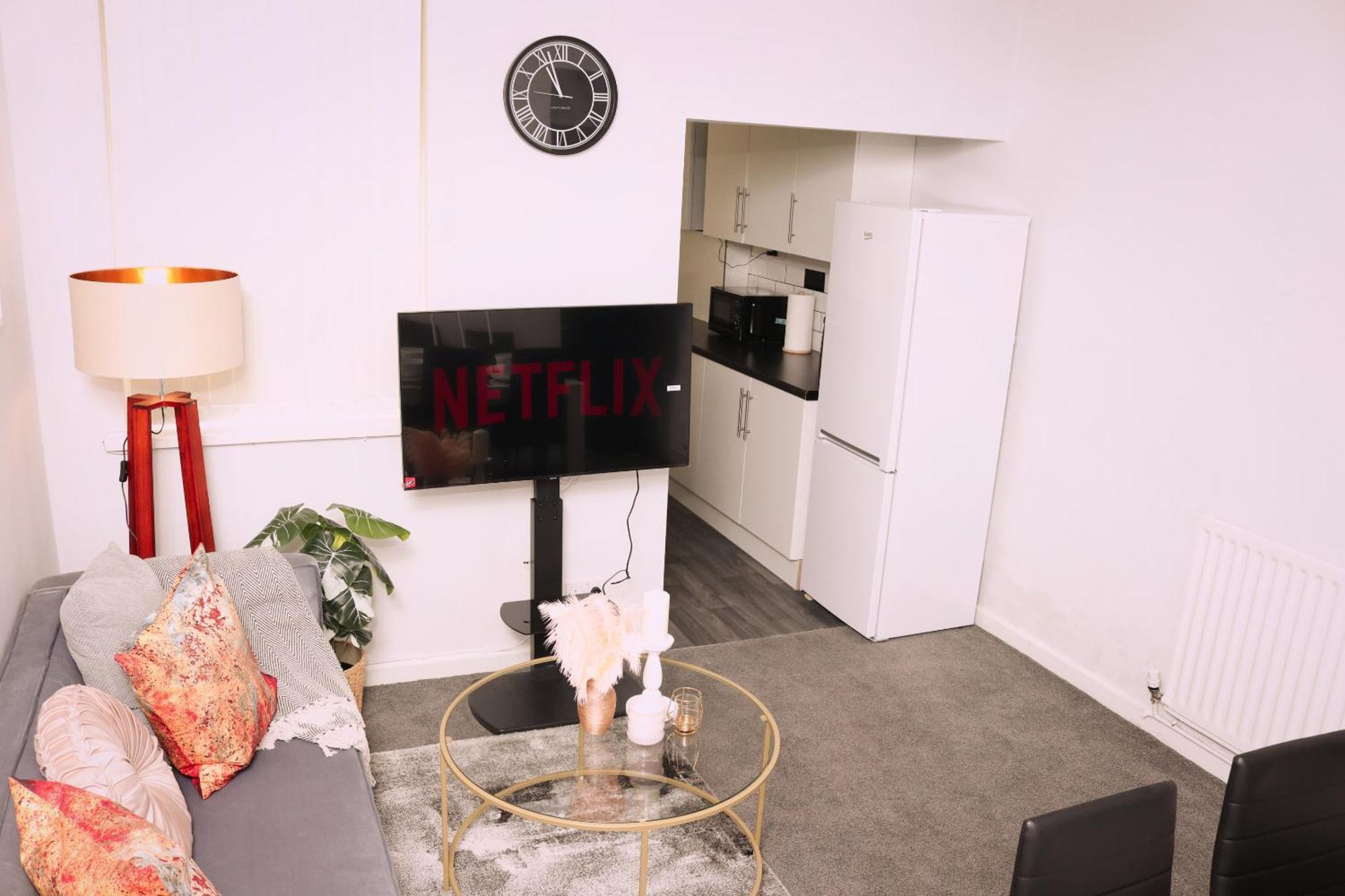 Holiday home Large 3 Bed House Families And Contractors Wolverhampton