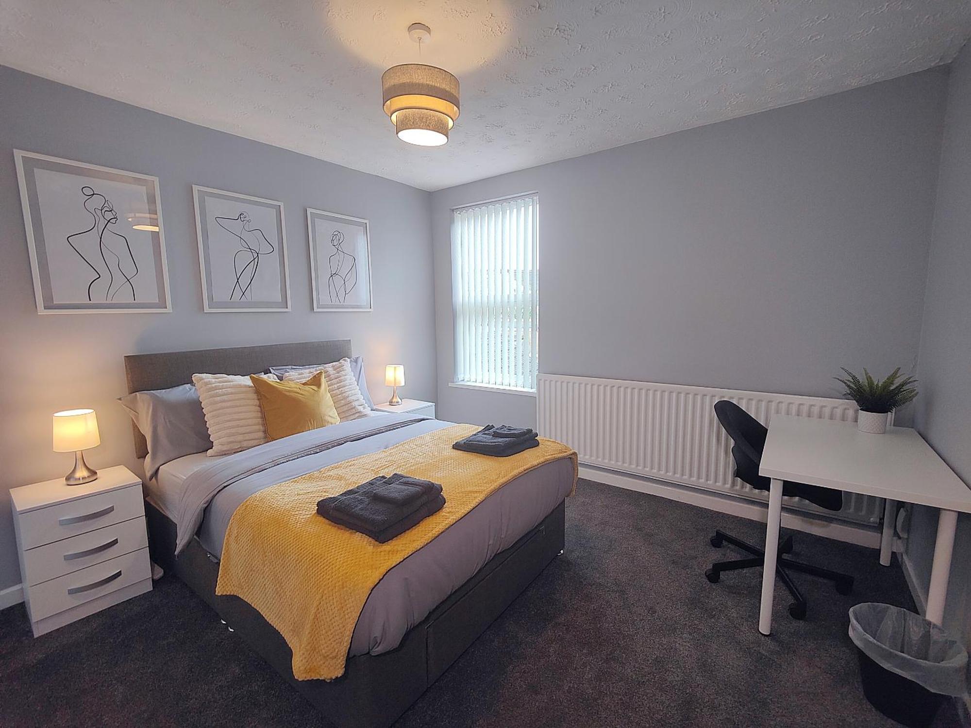 Holiday home Large 3 Bed House Families And Contractors Wolverhampton